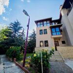 Gözde Evler Sitesi’nde Bahçeli ve Teraslı Kiralık 5+1 Villa — 1. fotoğraf